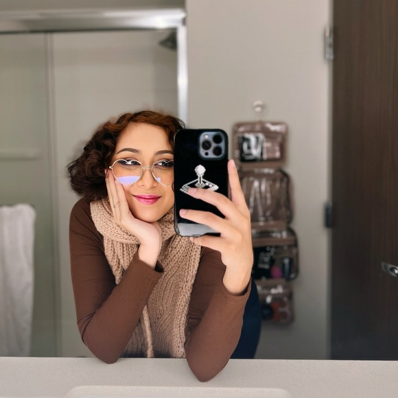 Meet your Posher, Stephanie - Picture 4 of 12